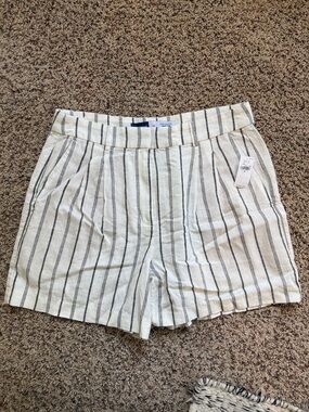 Striped Linen-Blend Casual Shorts - White with Black Stripes